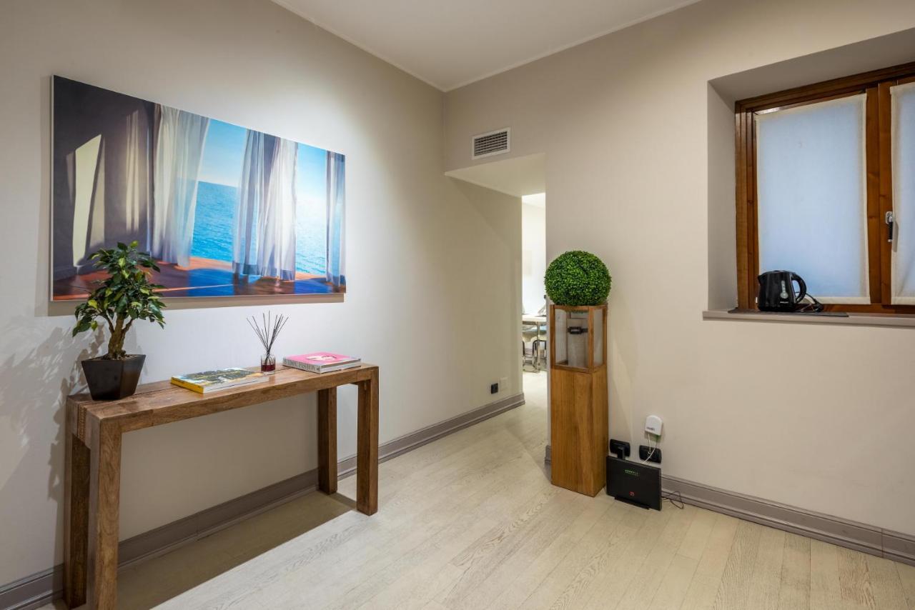 Appartement Gemma Preziosa Tra Il Castello Sforzesco Ed Il Duomo Di By Easylife