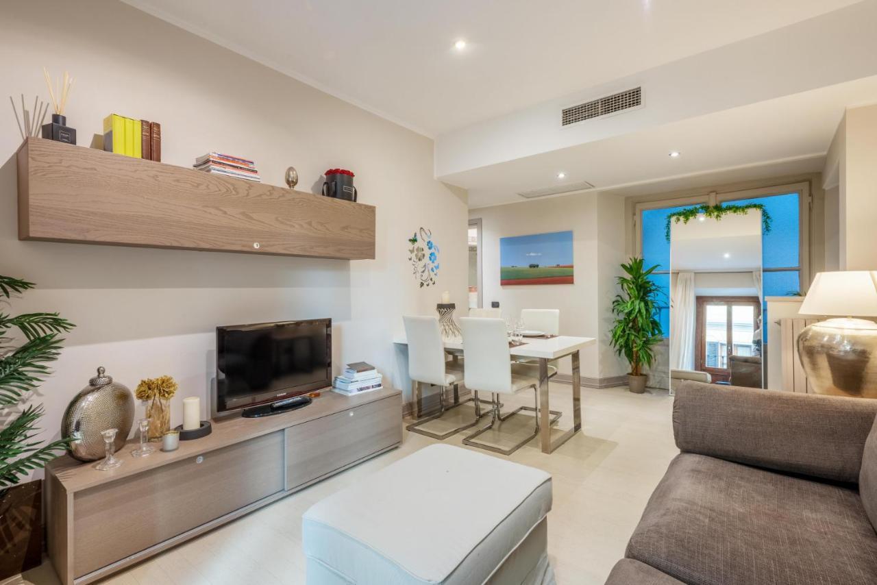Gemma Preziosa Tra Il Castello Sforzesco Ed Il Duomo Di By Easylife Appartement